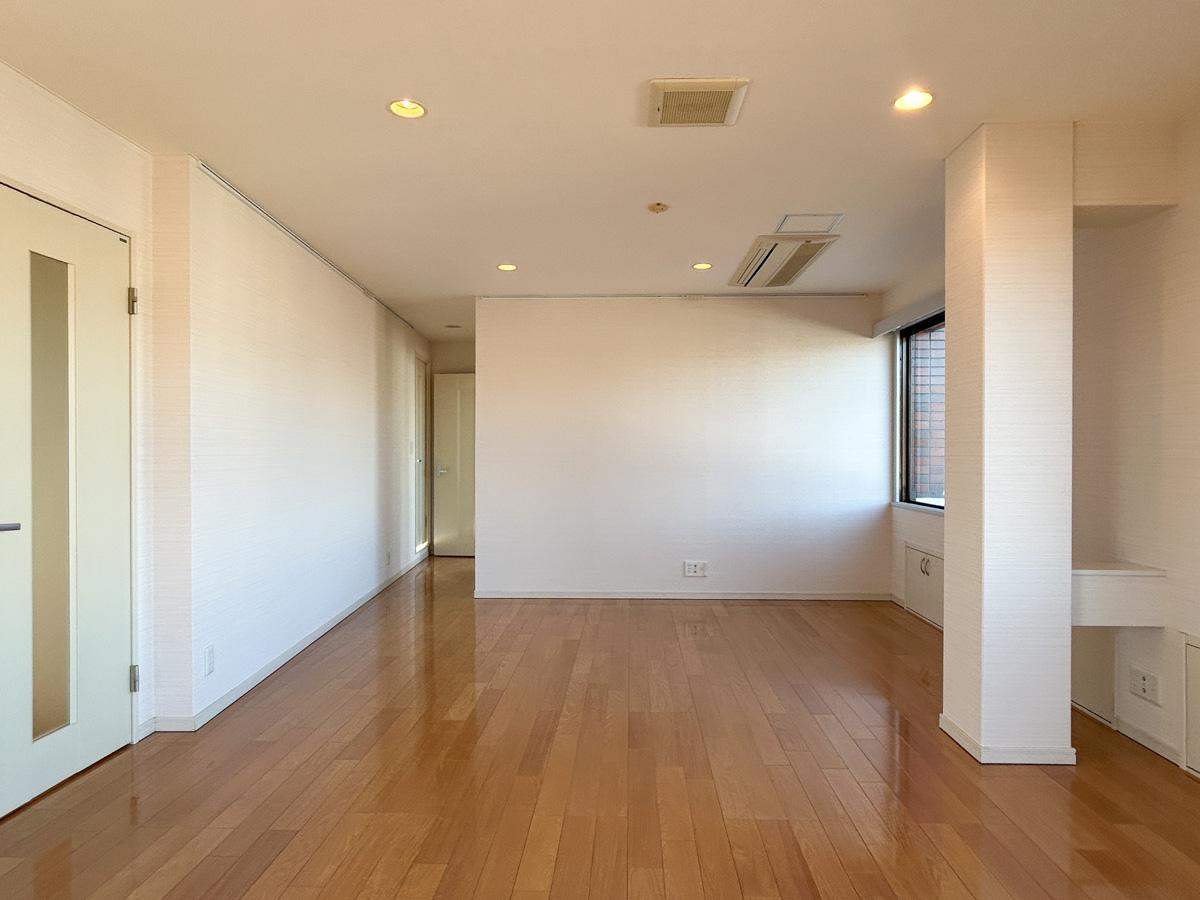 世田谷区弦巻の賃貸物件/リビング別角度から