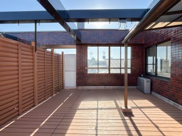 世田谷区弦巻の賃貸物件/どんな時でもこの開放感【ガレージ付き】