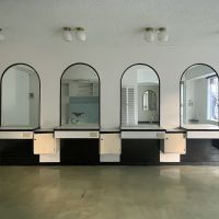 武蔵野市吉祥寺北町の賃貸物件/心地よいリズムで並ぶアーチ型の鏡