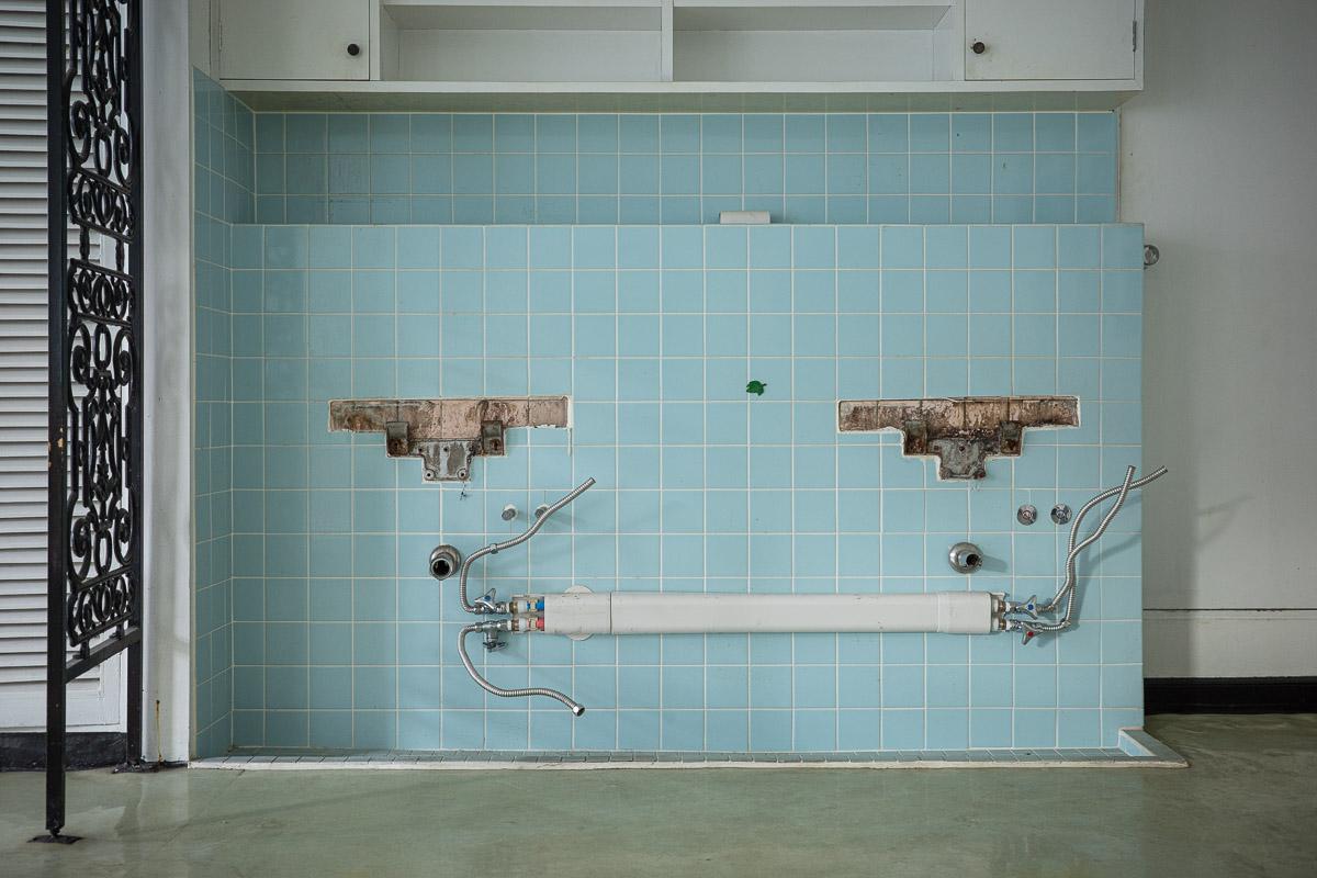 武蔵野市吉祥寺北町の賃貸物件/元シャンプーエリアに使われていた水色のタイル。うまく生かしていただきたい