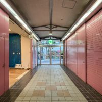 東京都世田谷区大原の賃貸物件/他のテナントはシャッターが閉まっていることが多いです