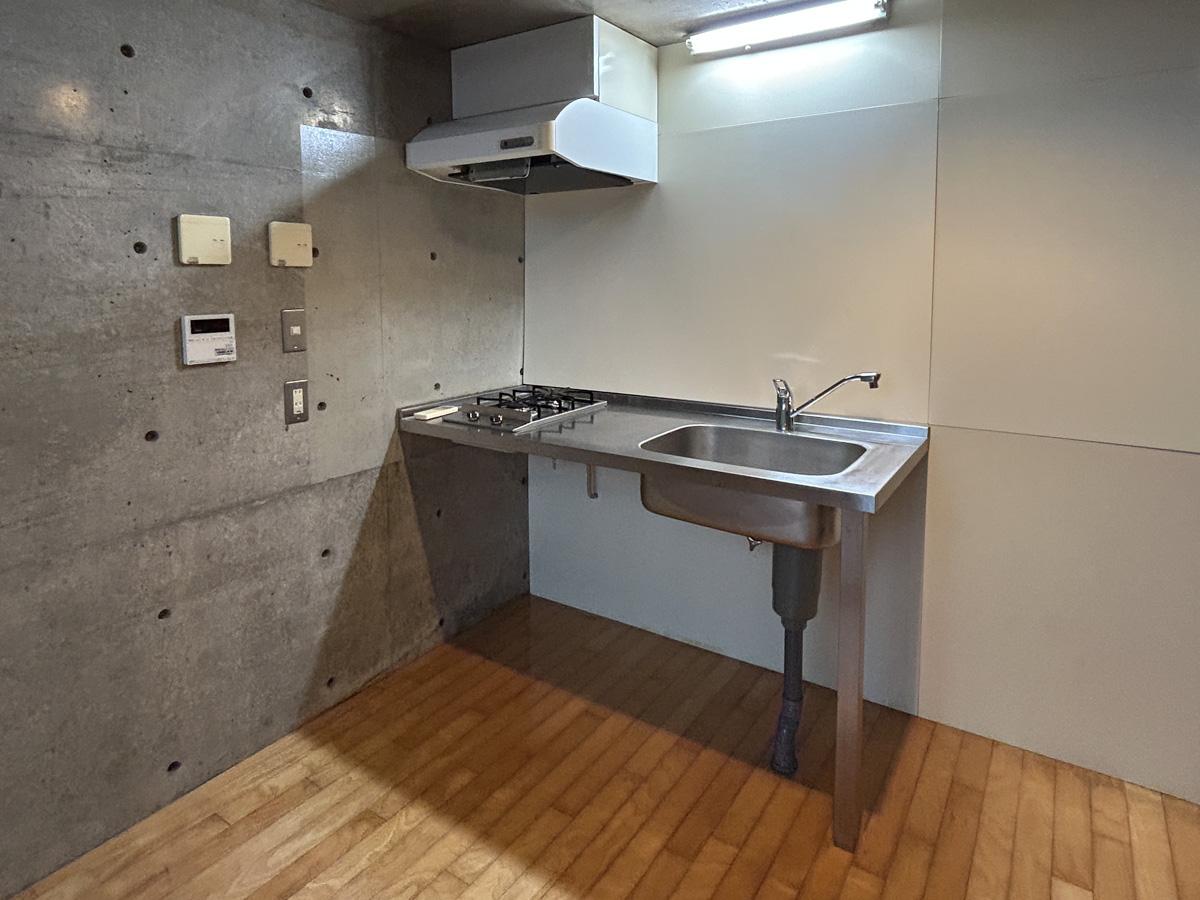 世田谷区松原の賃貸物件/キッチン。2口のガスコンロがついています