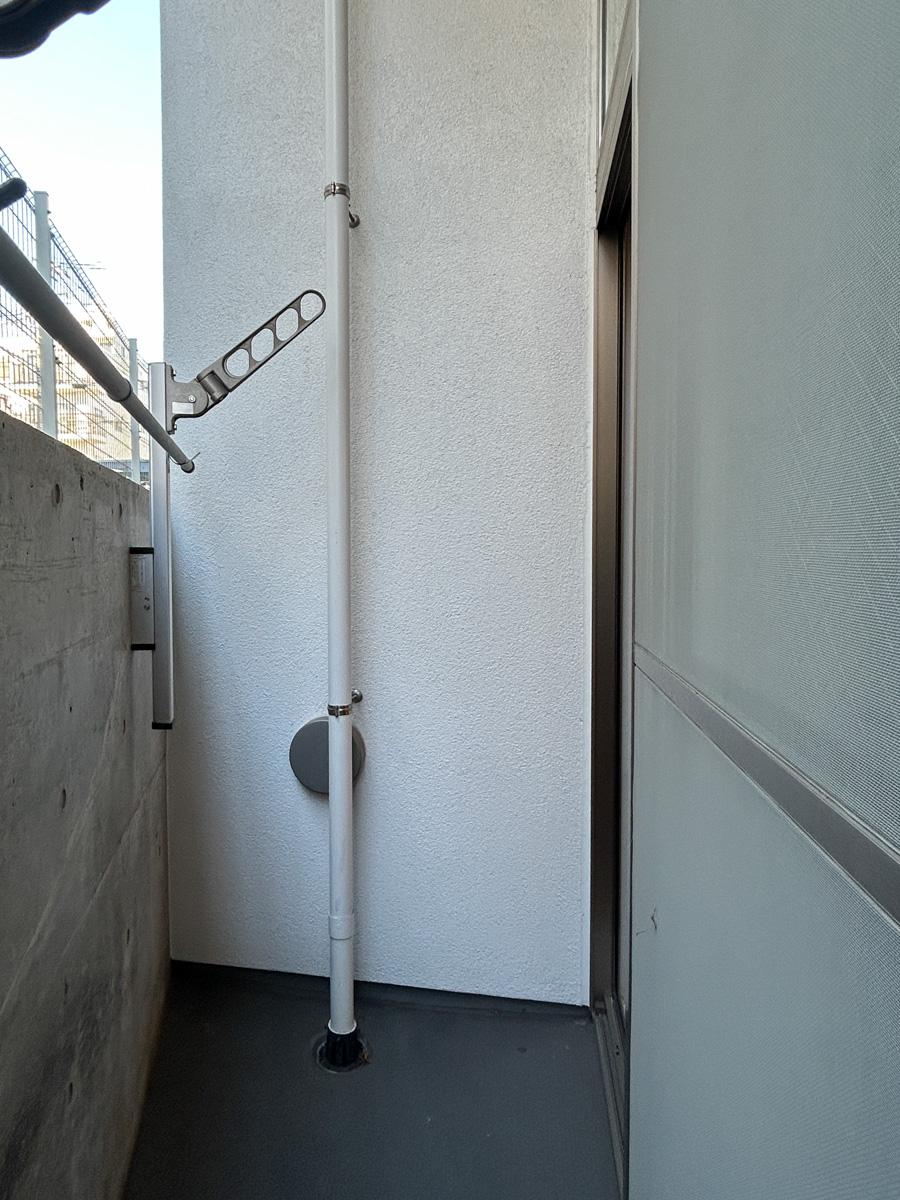 世田谷区松原の賃貸物件/ベランダ。かなり手狭です