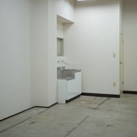 台東区台東の賃貸物件/額装した作品を壁にかけたくなってきます。