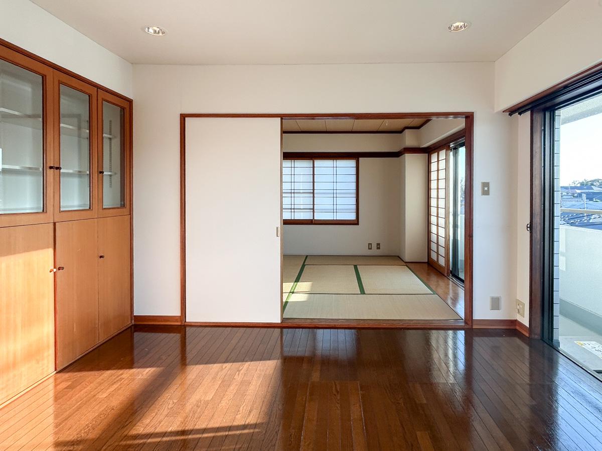 大田区久ヶ原の賃貸物件/洋室別角度から。襖を取れば和室と繋げて一つの空間として使うことができます