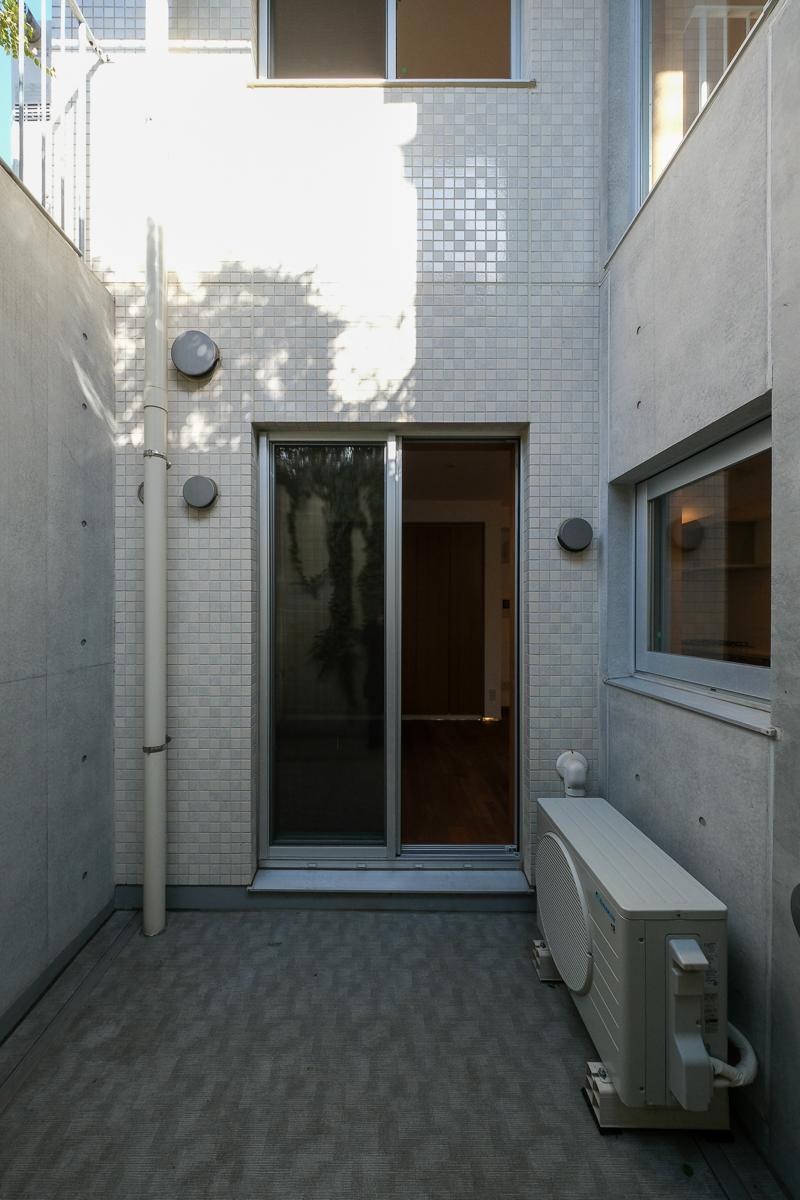 目黒区祐天寺の賃貸物件/広めのドライエリア