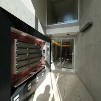 目黒区祐天寺の賃貸物件/吹き抜けのエントランス