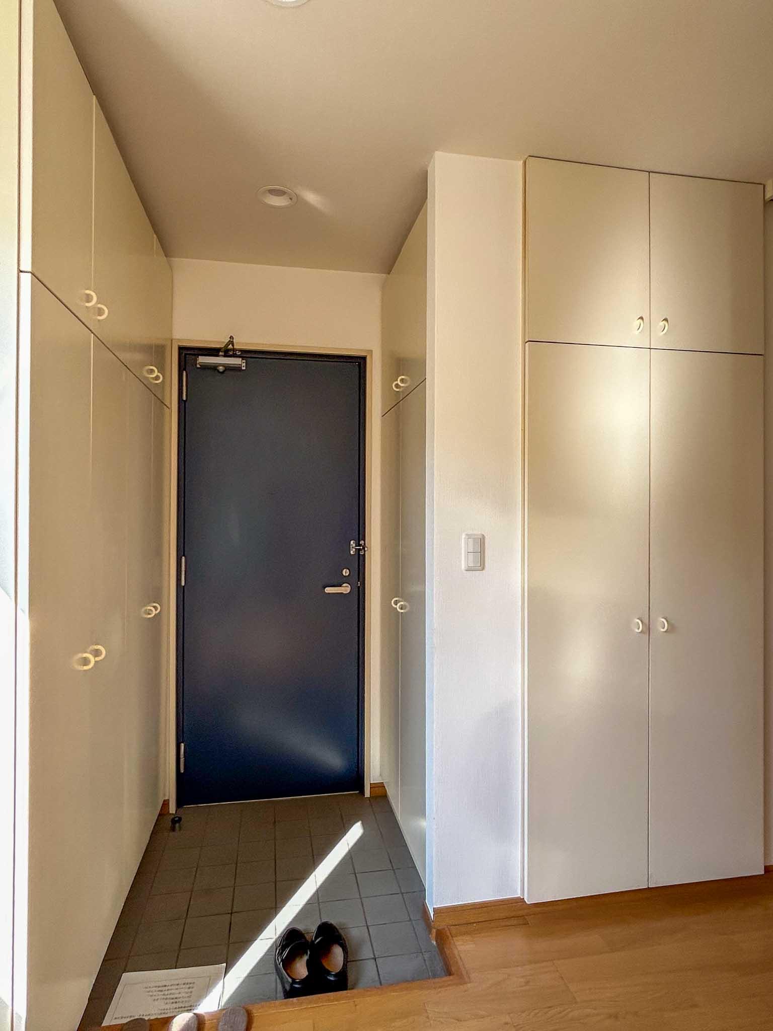 目黒区柿の木坂の賃貸物件/玄関周りにも収納がたくさん