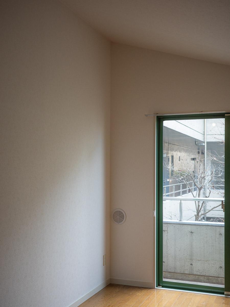 渋谷区本町の賃貸物件/天井は一番高いところで2.9m