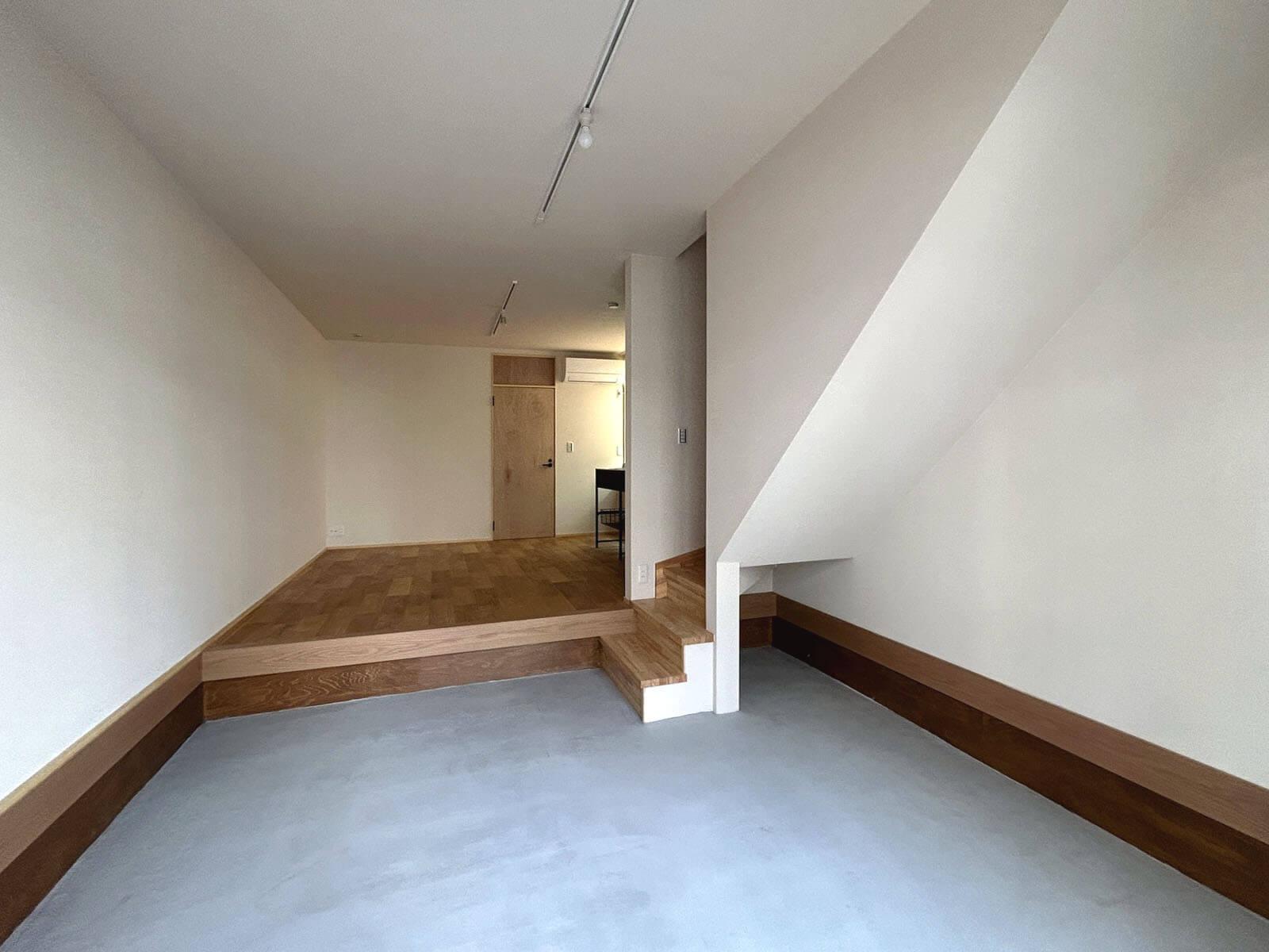 世田谷区船橋の賃貸物件/A：店の奥に住居が続くため、空間的に広々と見せられます