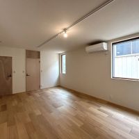 世田谷区船橋の賃貸物件/B：突き当りの扉はバスとトイレ