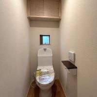 世田谷区船橋の賃貸物件/B：大家さん手作りの収納扉に愛着が沸きます（水まわりの設備は3区画共通の仕様です）