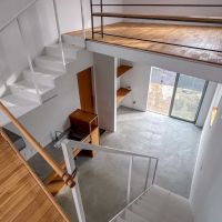 横浜市港北区篠原台町の賃貸物件/中2階：1階を見下ろす