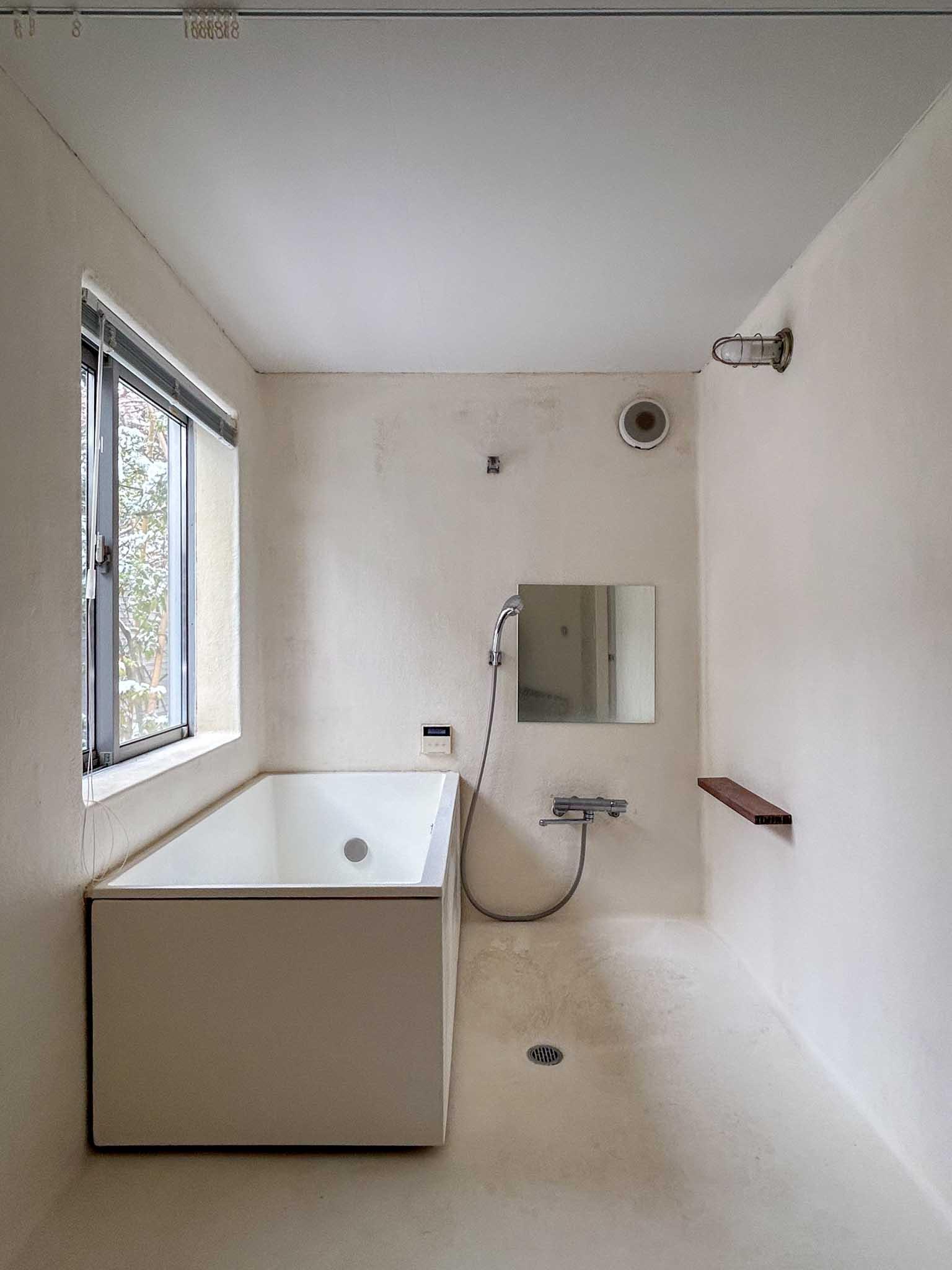 横浜市港北区篠原台町の賃貸物件/バスルーム。浴室部分はカーテンで区切れます