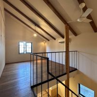 大田区大森中の賃貸物件/山小屋気分の天井はどーんと高く面積以上の広がりを感じます