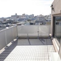 目黒区自由が丘の賃貸物件/見晴らしのいいルーフバルコニー。天気のいい日は椅子を出して、外ランチを楽しみたい