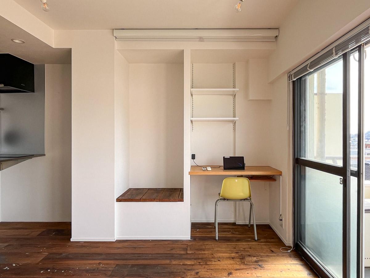 目黒区東山の賃貸物件/小さなベンチとデスクが備え付け