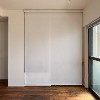 目黒区東山の賃貸物件/ロールカーテンを下ろして隠すことができます