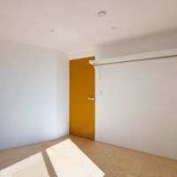 東京都昭島市東町の売買物件/こちらの方がしっかり洋服が掛けられます。ベッドはセミダブルサイズが置ける