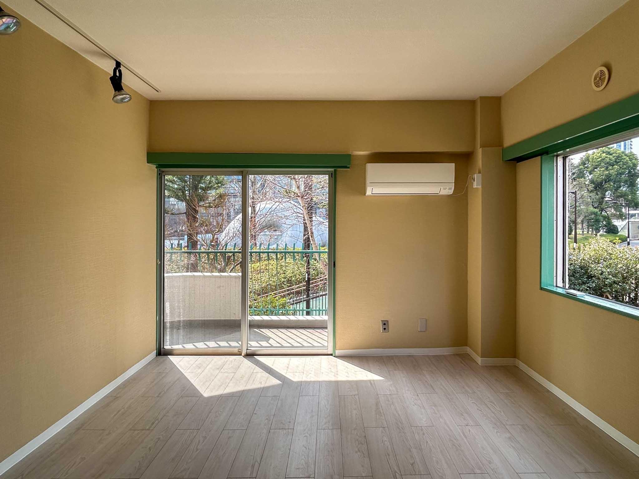 港区赤坂の賃貸物件/隣の洋室も二面採光