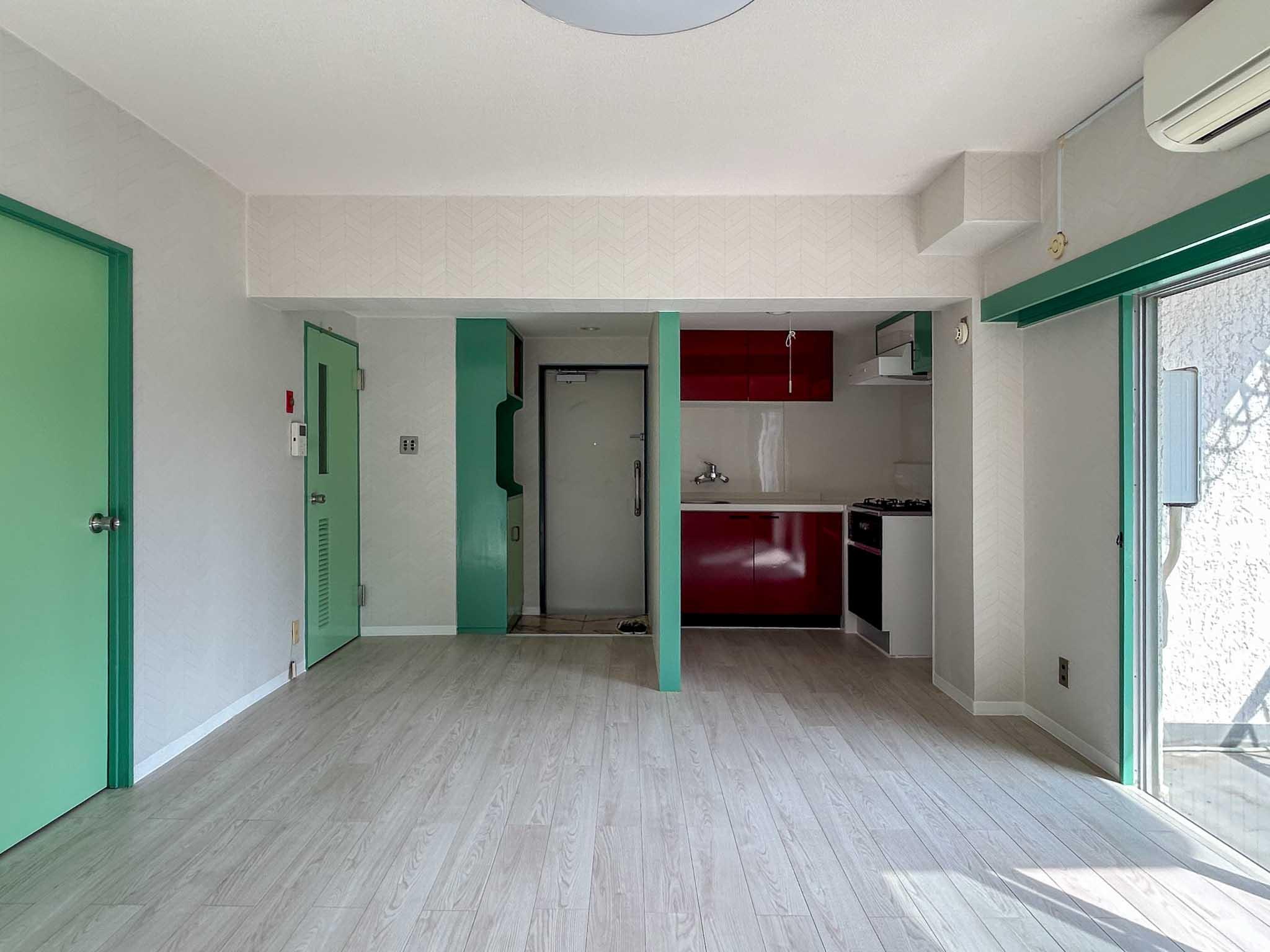 港区赤坂の賃貸物件/玄関側をみる