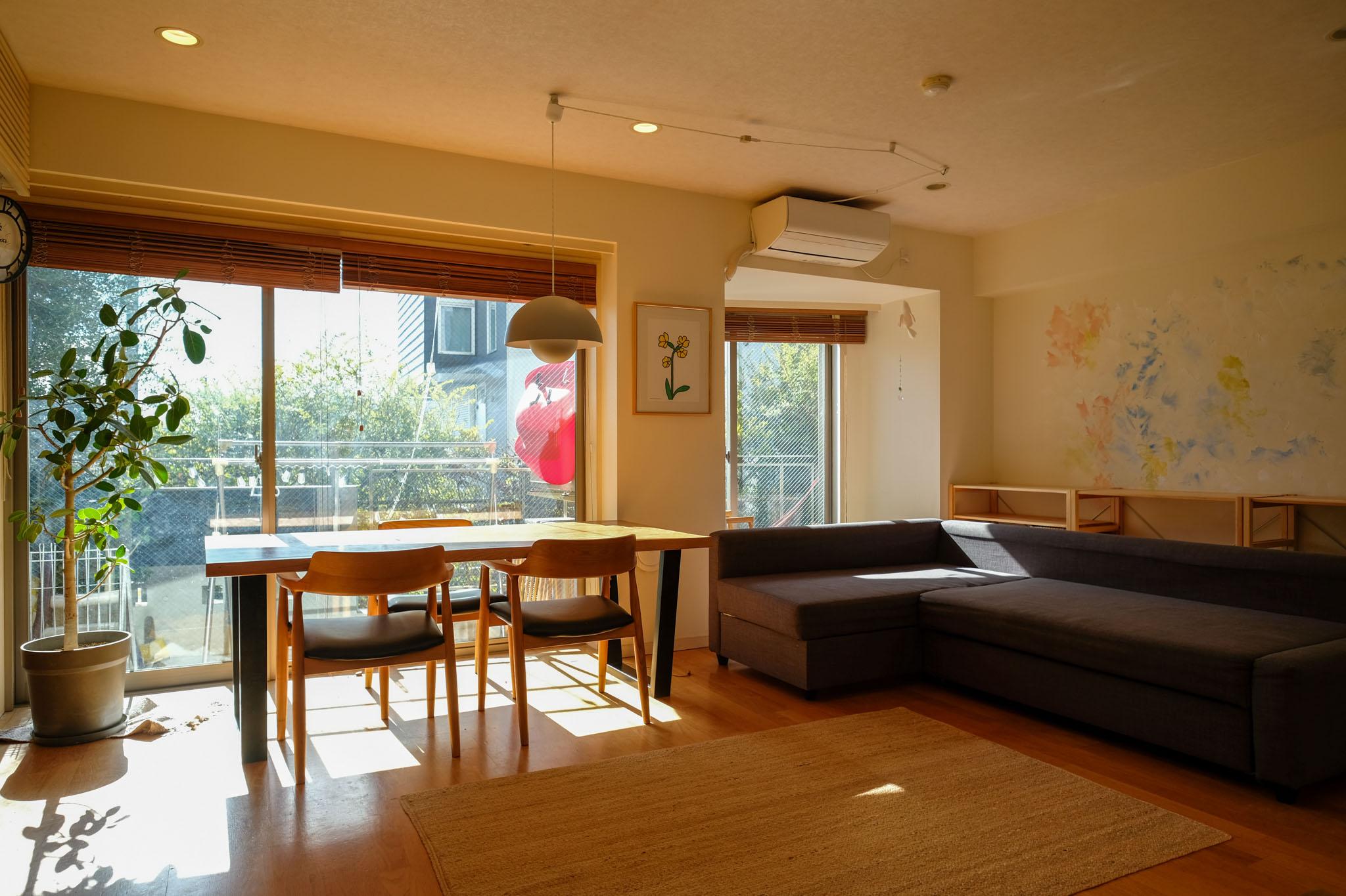 東京都世田谷区梅丘の売買物件/大きな窓と2つのバルコニーで、1階とは思えない明るさに包まれる