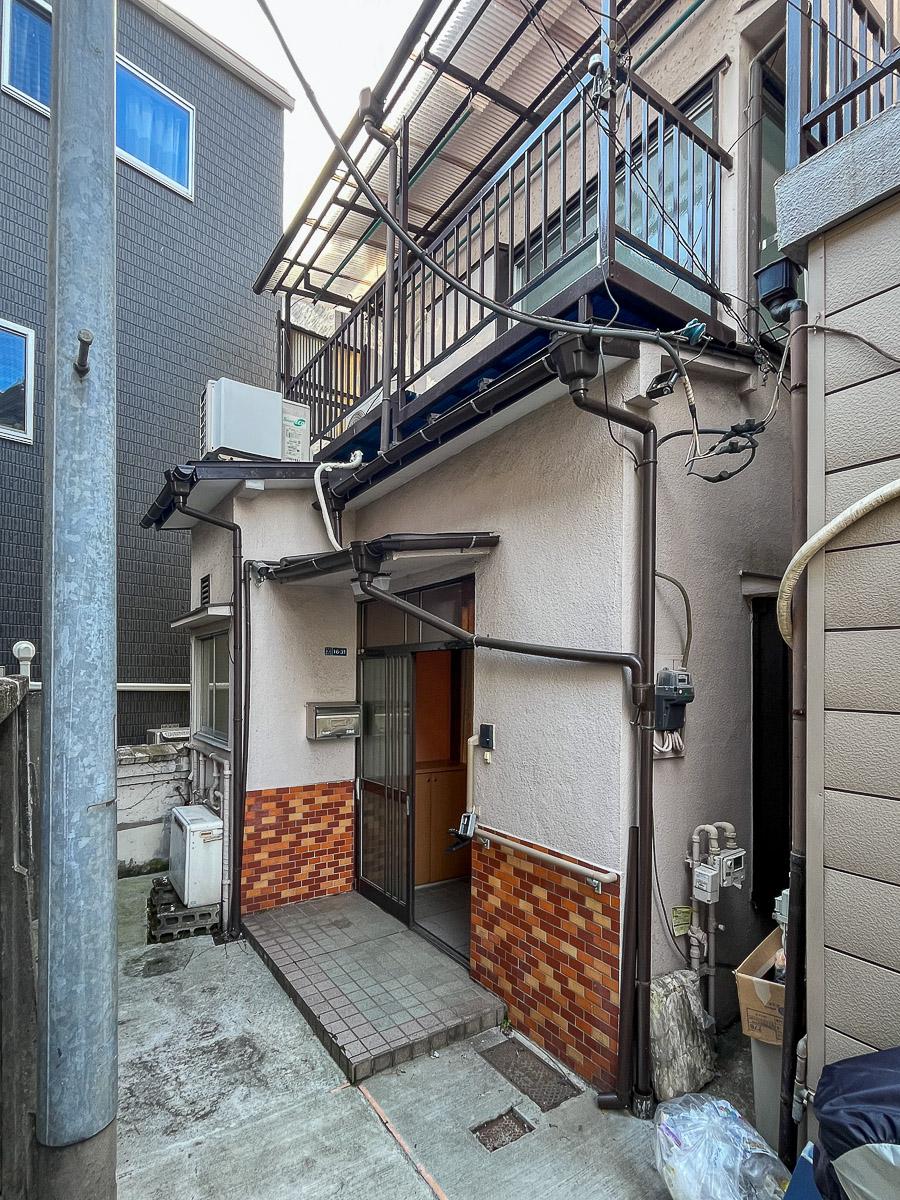 台東区根岸の賃貸物件/奥まった場所にポツンと佇んでいます。