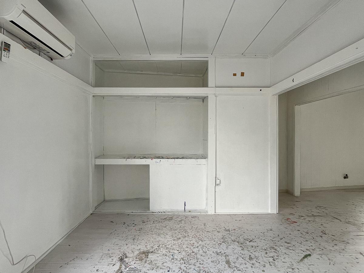 台東区根岸の賃貸物件/押入れ。こちらも襖は撤去されています