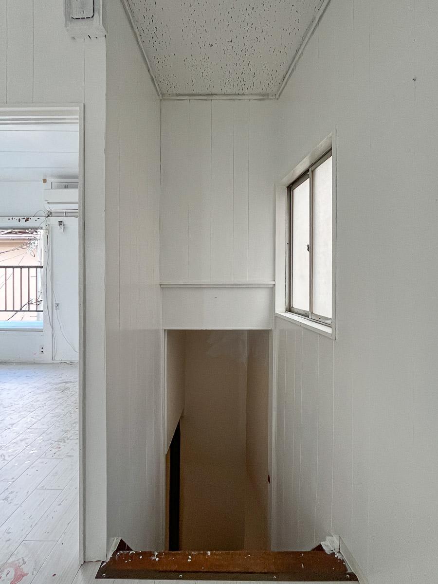 台東区根岸の賃貸物件/階段