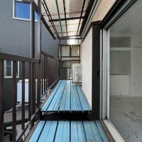 台東区根岸の賃貸物件/小さなベランダがついています