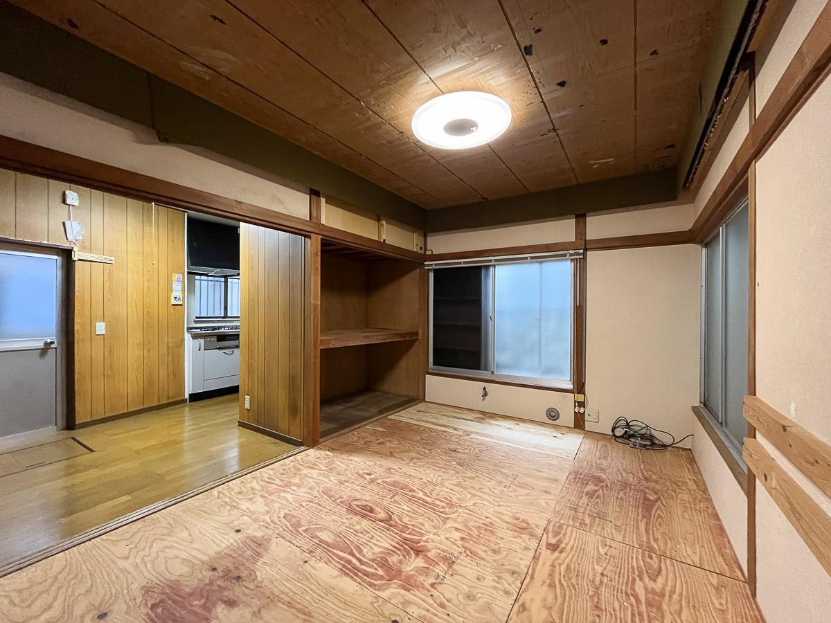 台東区根岸の賃貸物件/12畳ほどのスペースはゆとりがあります