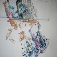 台東区根岸の賃貸物件/壁面にも制作の痕跡が荒々しく残ります