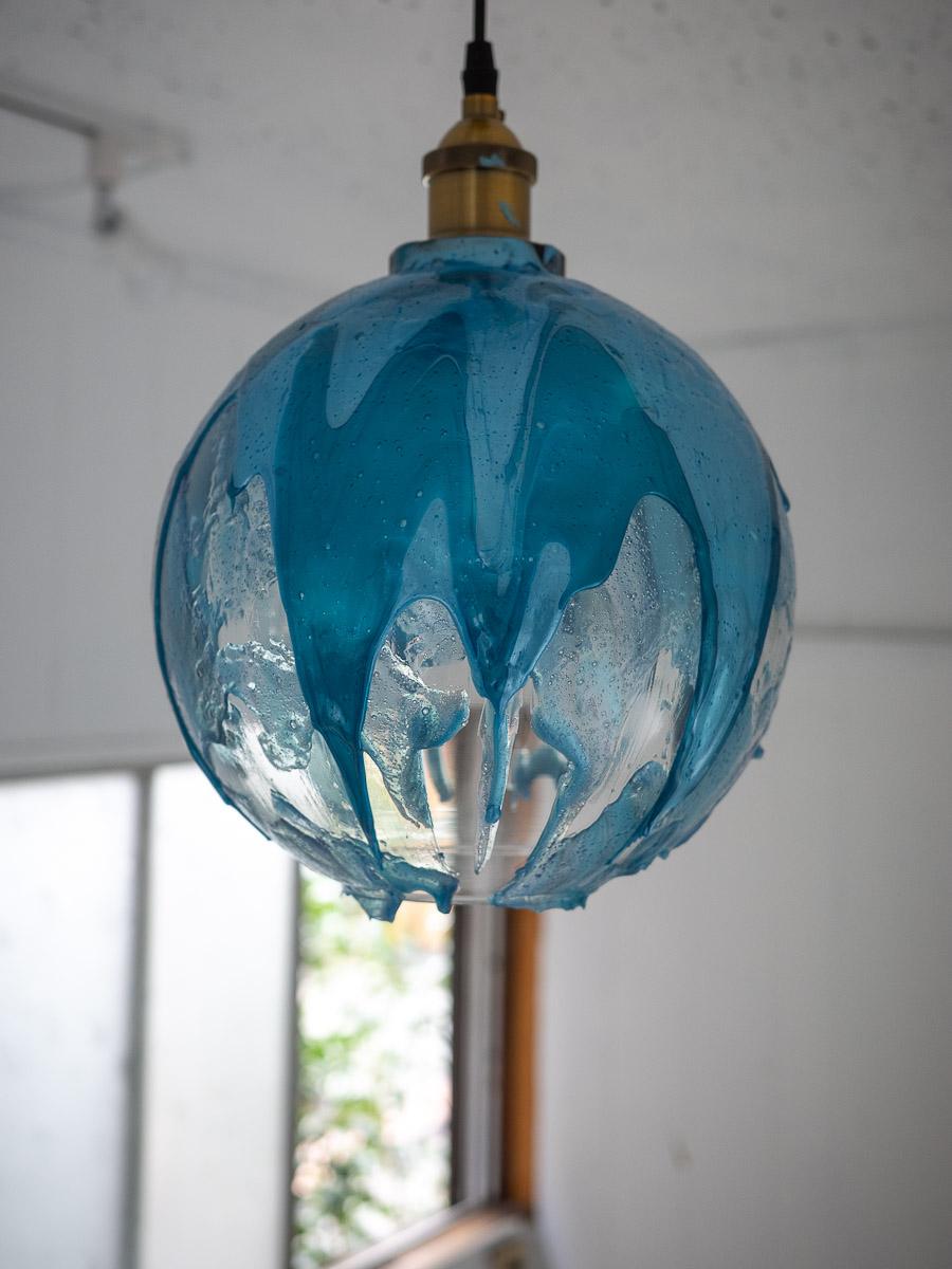 台東区根岸の賃貸物件/絵の具で塗られた照明