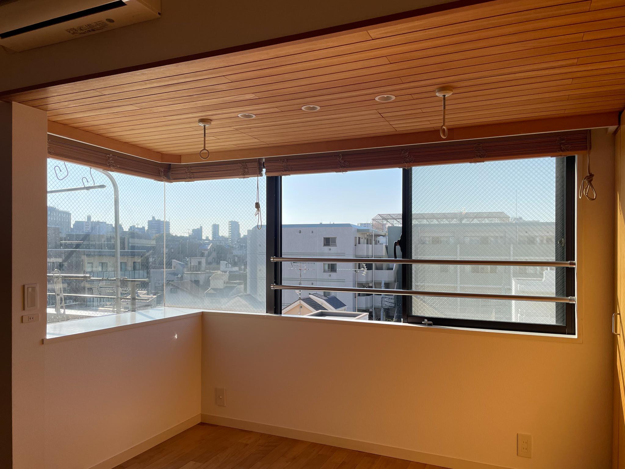 文京区千駄木の賃貸物件/窓際にデスクを配置すれば、心地よいワークスペースになりそうです