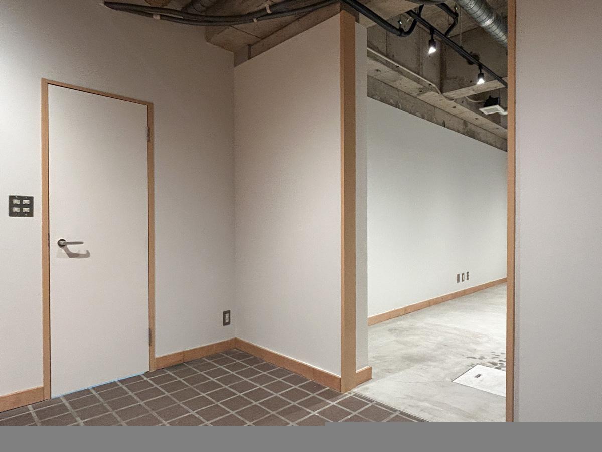 渋谷区代々木の賃貸物件/玄関からトイレに続くような仕様