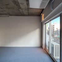 渋谷区神宮前の賃貸物件/窓際は少し広くなっています