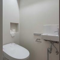 渋谷区神宮前の賃貸物件/ウォシュレットトイレ。中の音が外に漏れにくい防音仕様になっています