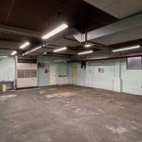 新宿区赤城下町の賃貸物件/2.8mほどの天井高がある、奥のスペース