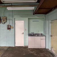 新宿区赤城下町の賃貸物件/ミニキッチン。隣にトイレ