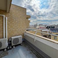 世田谷区松原の賃貸物件/雁行するバルコニー