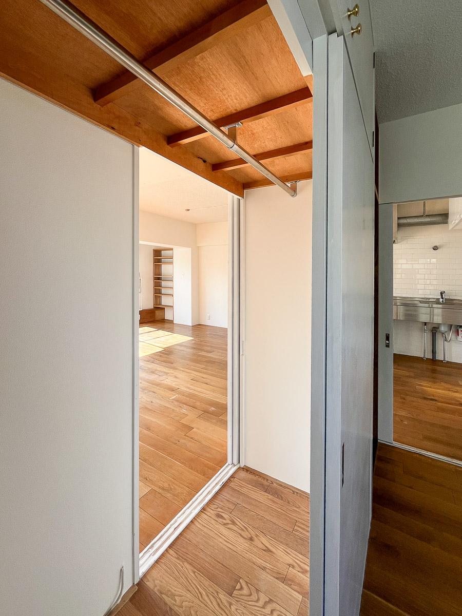 渋谷区代々木の賃貸物件/引き戸を開けると部屋同士がつながります