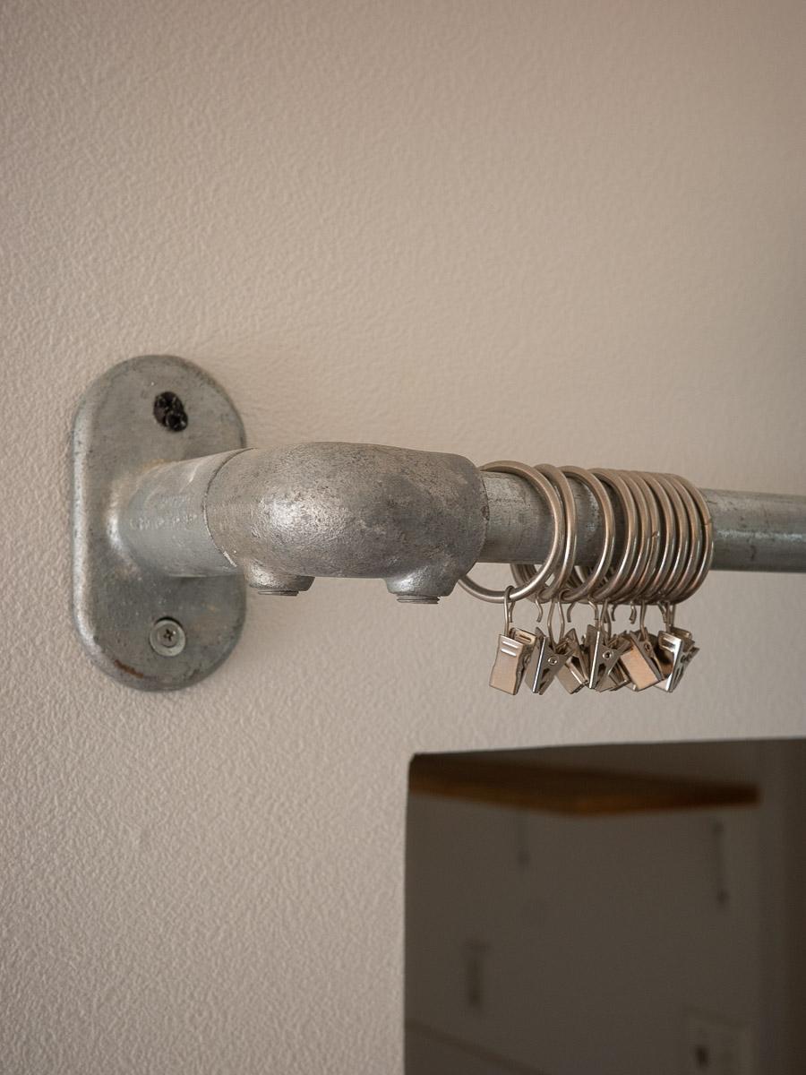 渋谷区代々木の賃貸物件/カーテンレール。クリップがかわいい