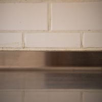 渋谷区代々木の賃貸物件/ステンレスとタイルの相性が心地よい