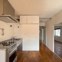 渋谷区代々木の賃貸物件/天井には収納棚がついてます