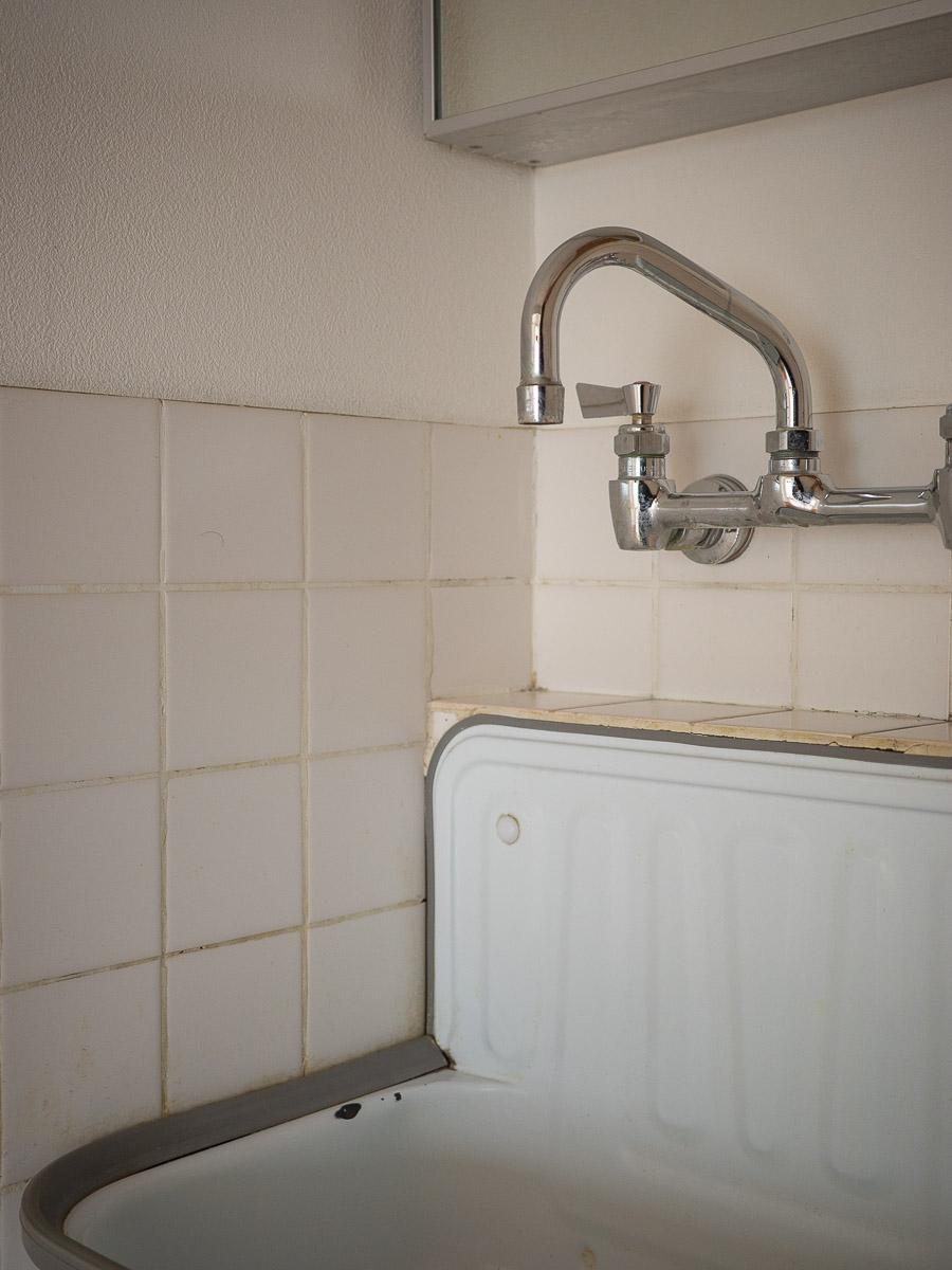 渋谷区代々木の賃貸物件/洗面台。レトロなデザイン