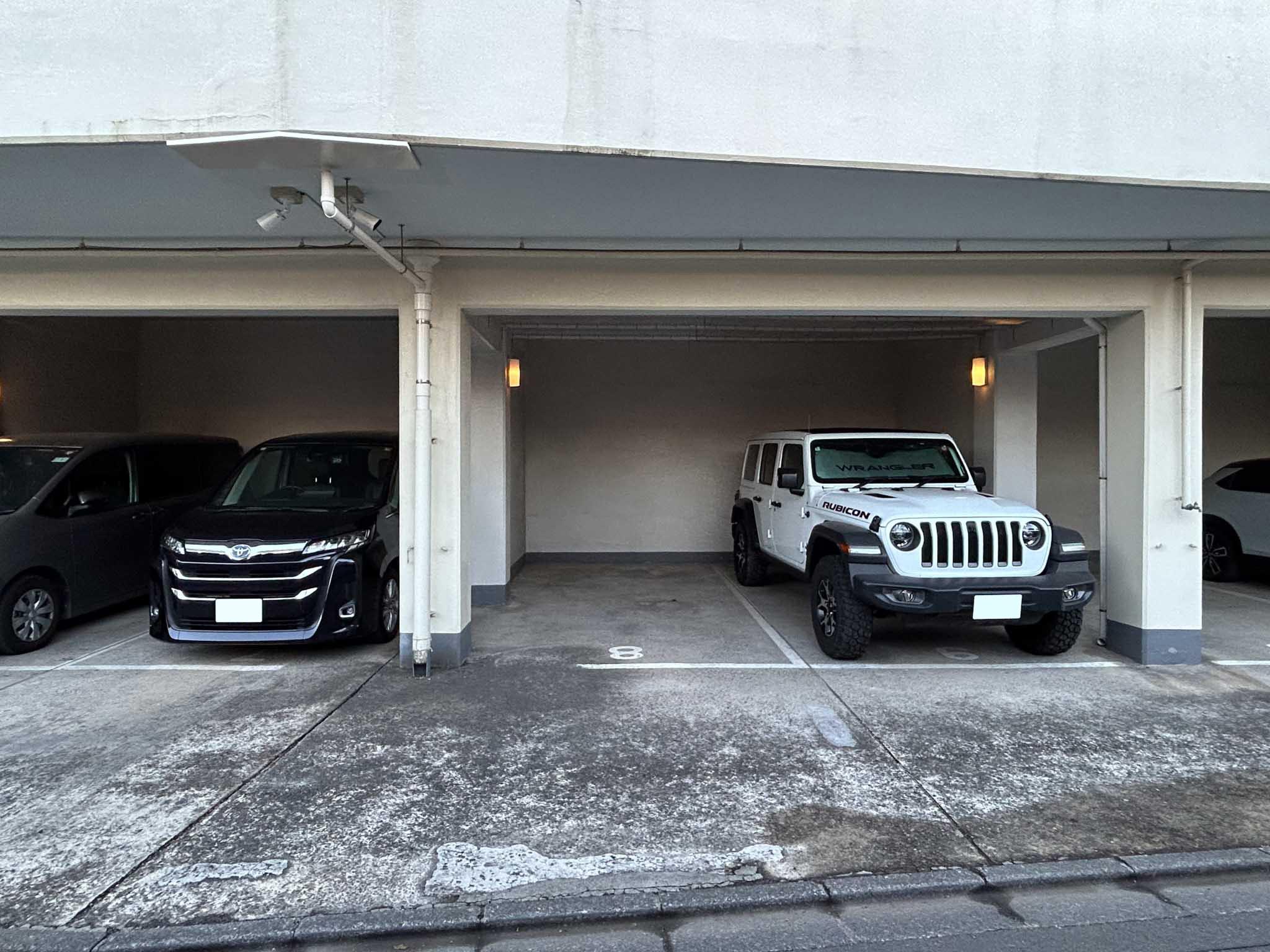 大田区山王の売買物件/建物の裏手にある駐車場。サイズが大きい車も駐車できそうです