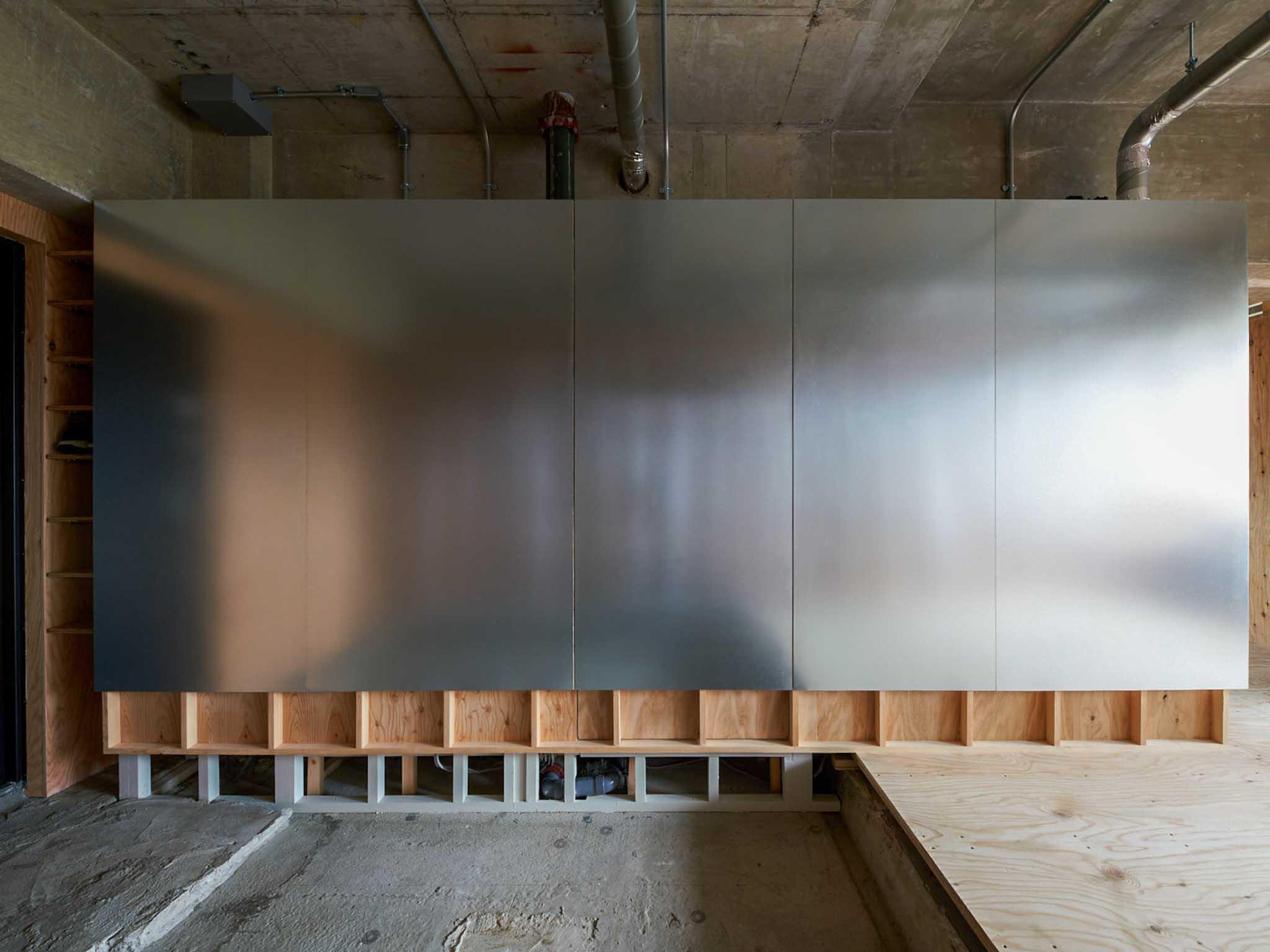 墨田区千歳の売買物件/水回りはこの鉄のハコにまとまっています