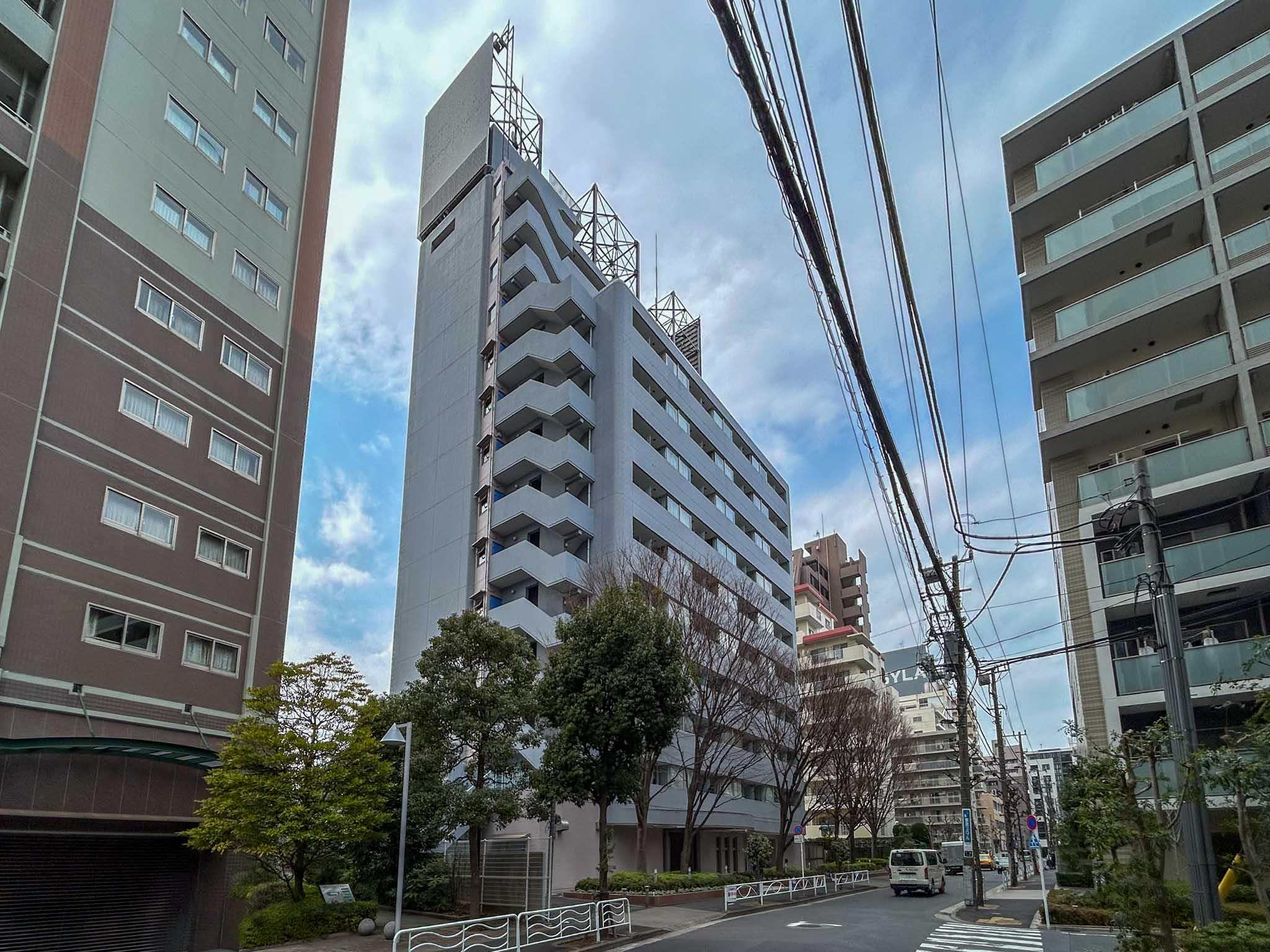 墨田区千歳の売買物件/エントランス側からみる外観