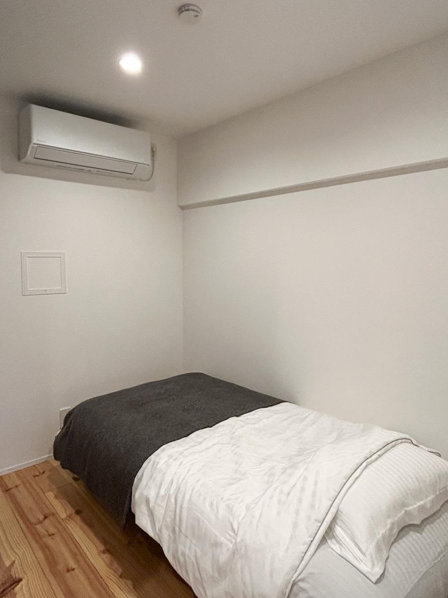 目黒区大岡山の賃貸物件/寝室。シングル〜セミダブルベッドが入るサイズ感