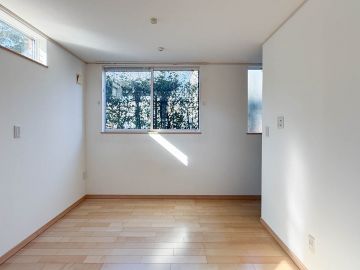 品川区豊町の賃貸物件/公園の緑と赤レンガ